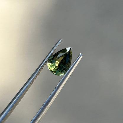 Pear Shape Bicolor Sapphire: 0.97 CT