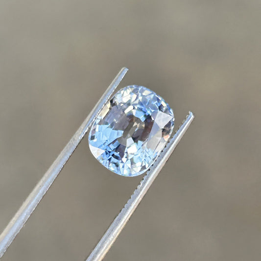 Cushion Cut Blue Sapphire: 4.01CT