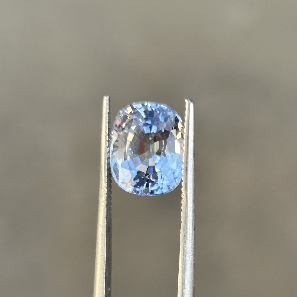 Cushion Cut Blue Sapphire: 4.01CT
