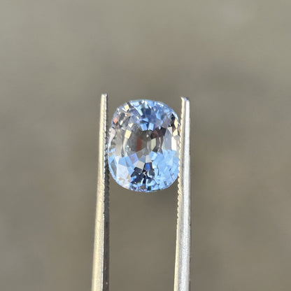Cushion Cut Blue Sapphire: 4.01CT