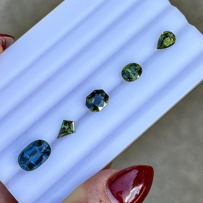 Oval Teal Sapphire: 4.19 CT