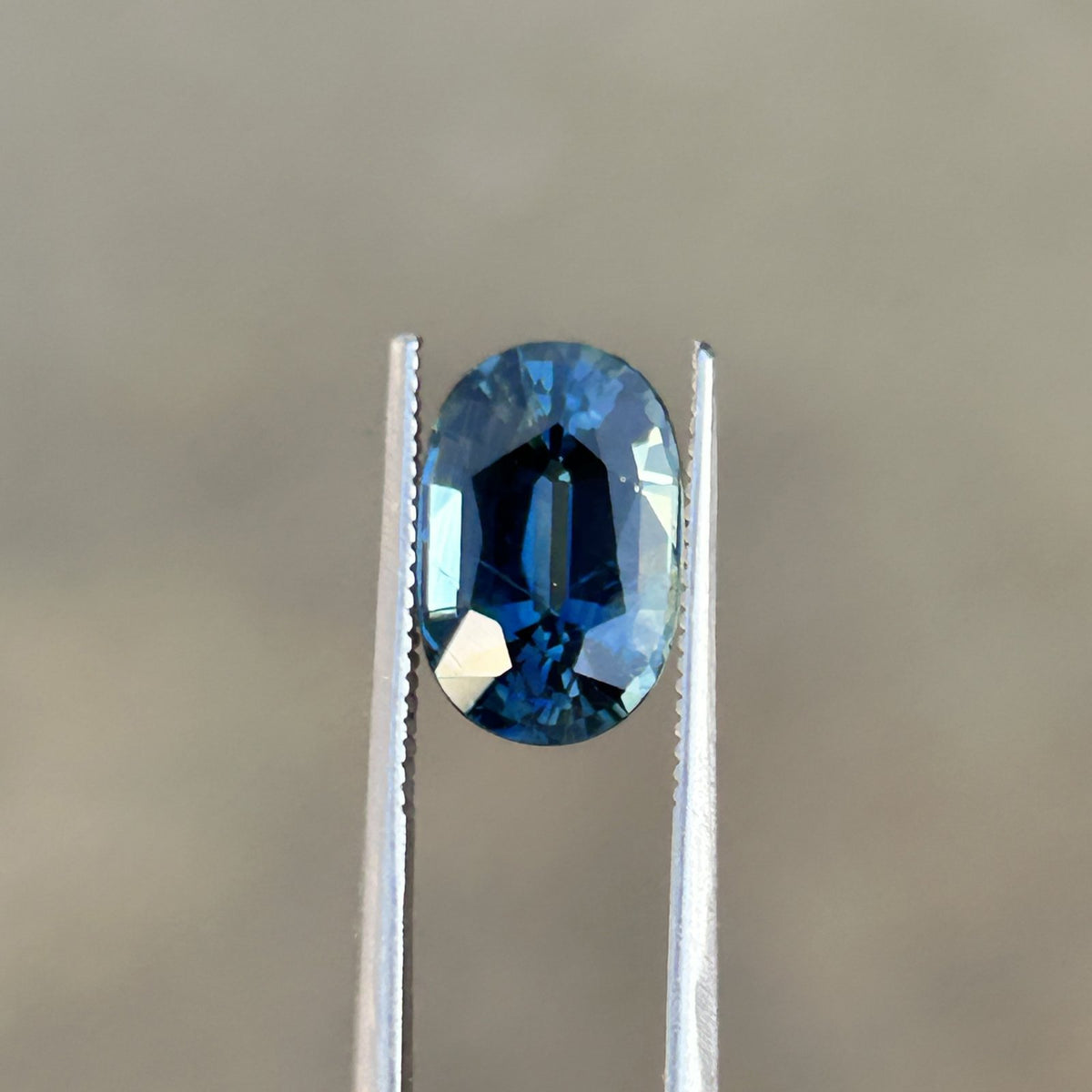 Oval Teal Sapphire: 4.19 CT