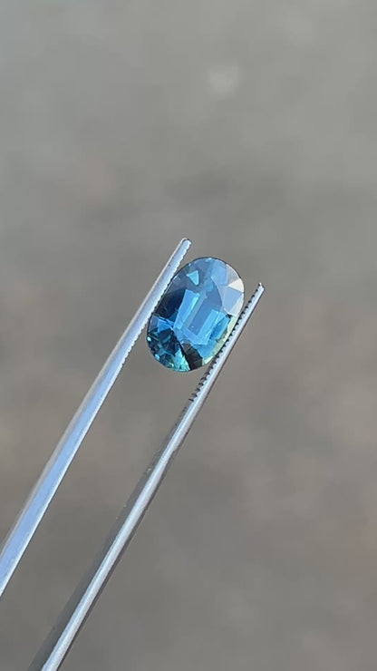 Oval Teal Sapphire: 4.19 CT