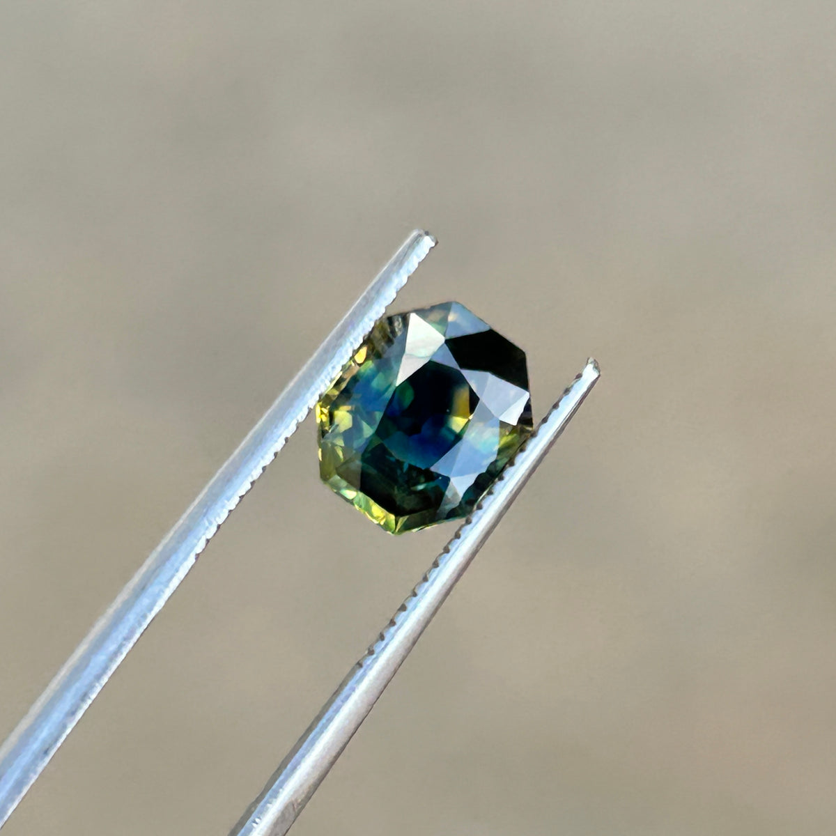 Radiant Cut Bicolor Sapphire: 1.64 CT