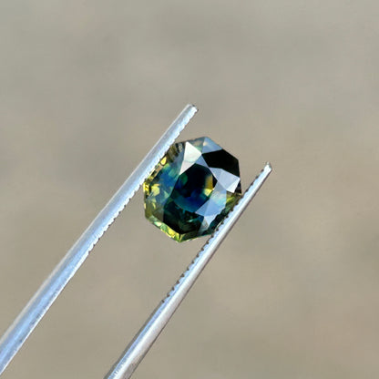 Radiant Cut Bicolor Sapphire: 1.64 CT