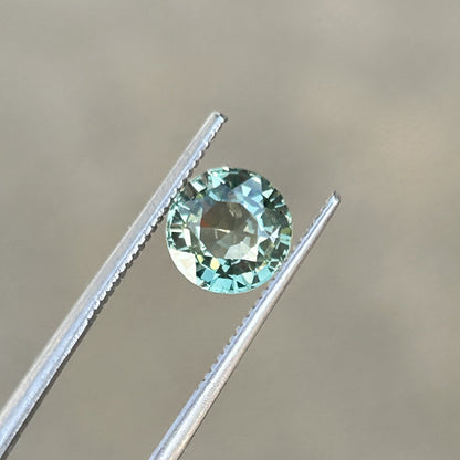 Round Brilliant Green Sapphire: 1.68 CT