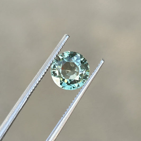 Round Brilliant Green Sapphire: 1.68 CT
